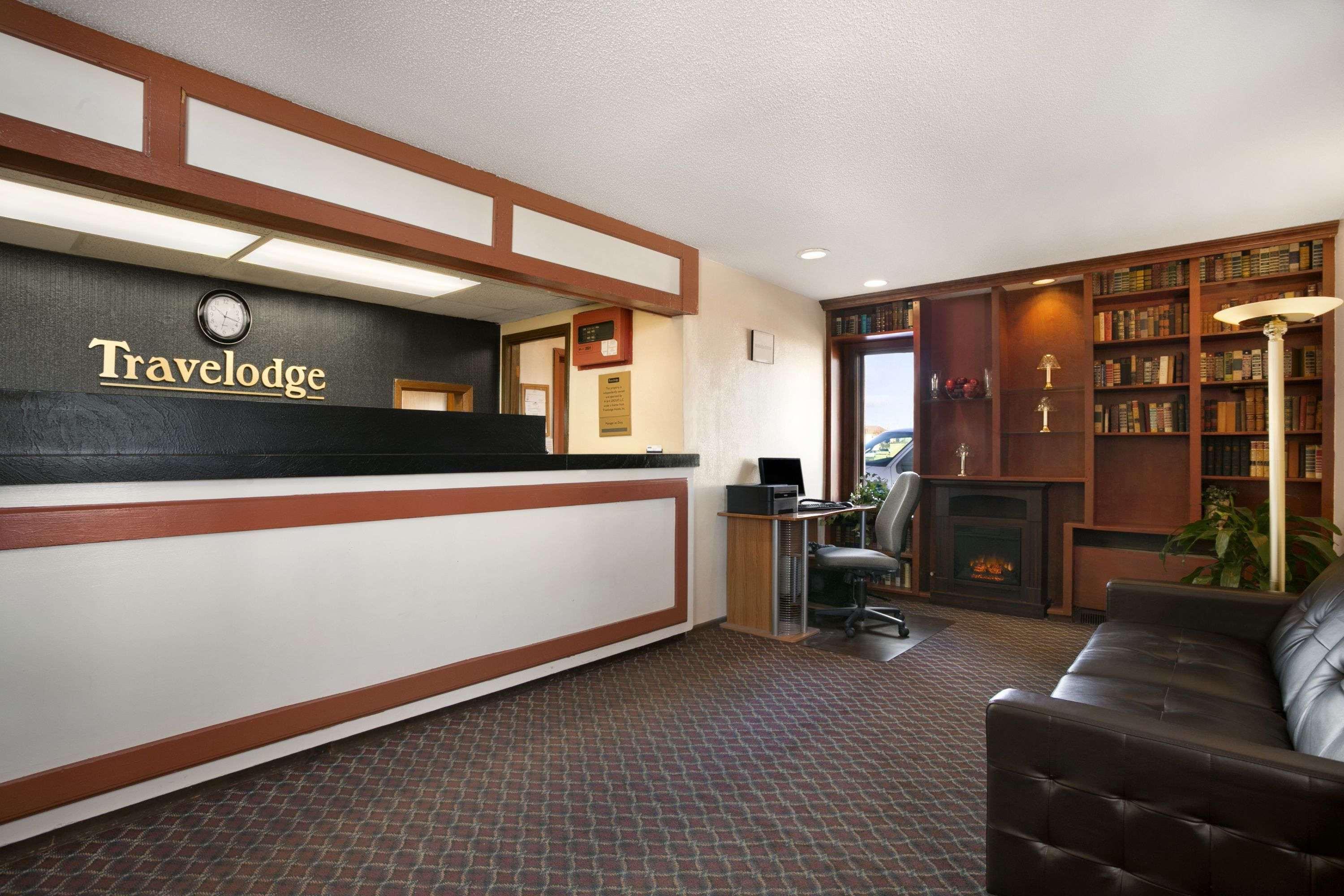Travelodge Inn and Suites Muscatine - photo 14