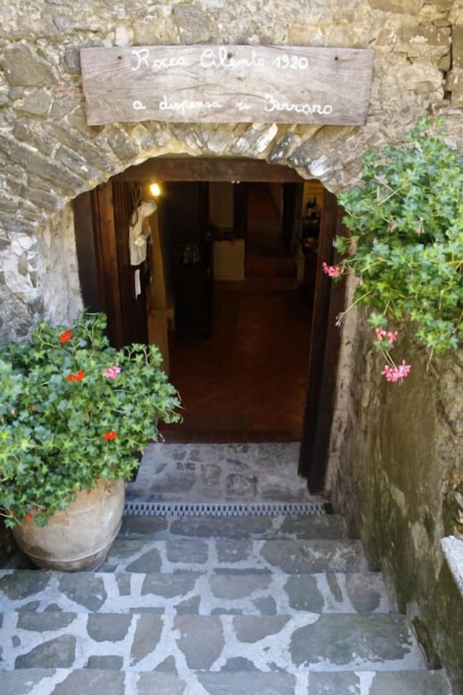 Antico Convento - carbon neutral hotel in Lustra