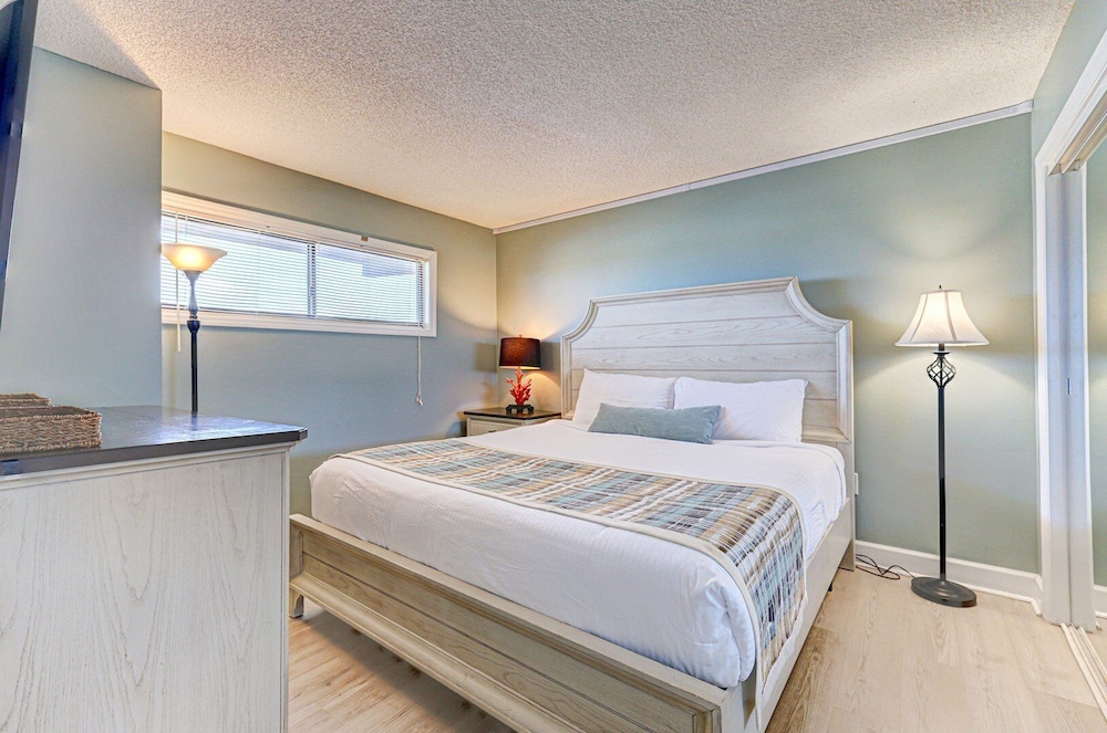 1104 Starfish Room by Atlantic Towers - photo 2