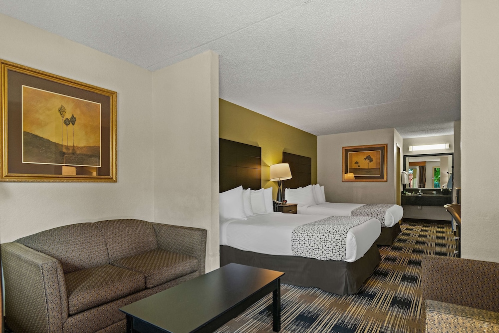 Best Western Windsor Suites - photo 22