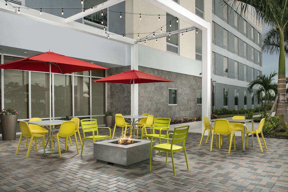 Home2 Suites by Hilton Fort Myers Airport - photo 30