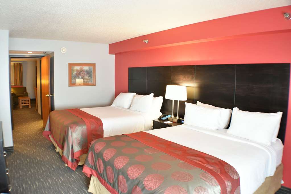Ramada by Wyndham Sioux Falls Airport Waterpark & Event Ctr - photo 57