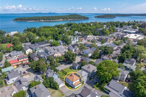 Large 3BR Home in Downtown Bar Harbor Eden West — 4-Star Luxury Hotel in Bar Harbor, United States