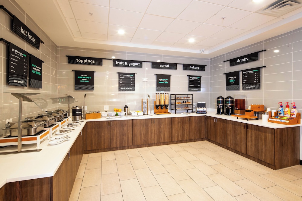 Holiday Inn & Suites Detroit Troy by IHG - photo 34
