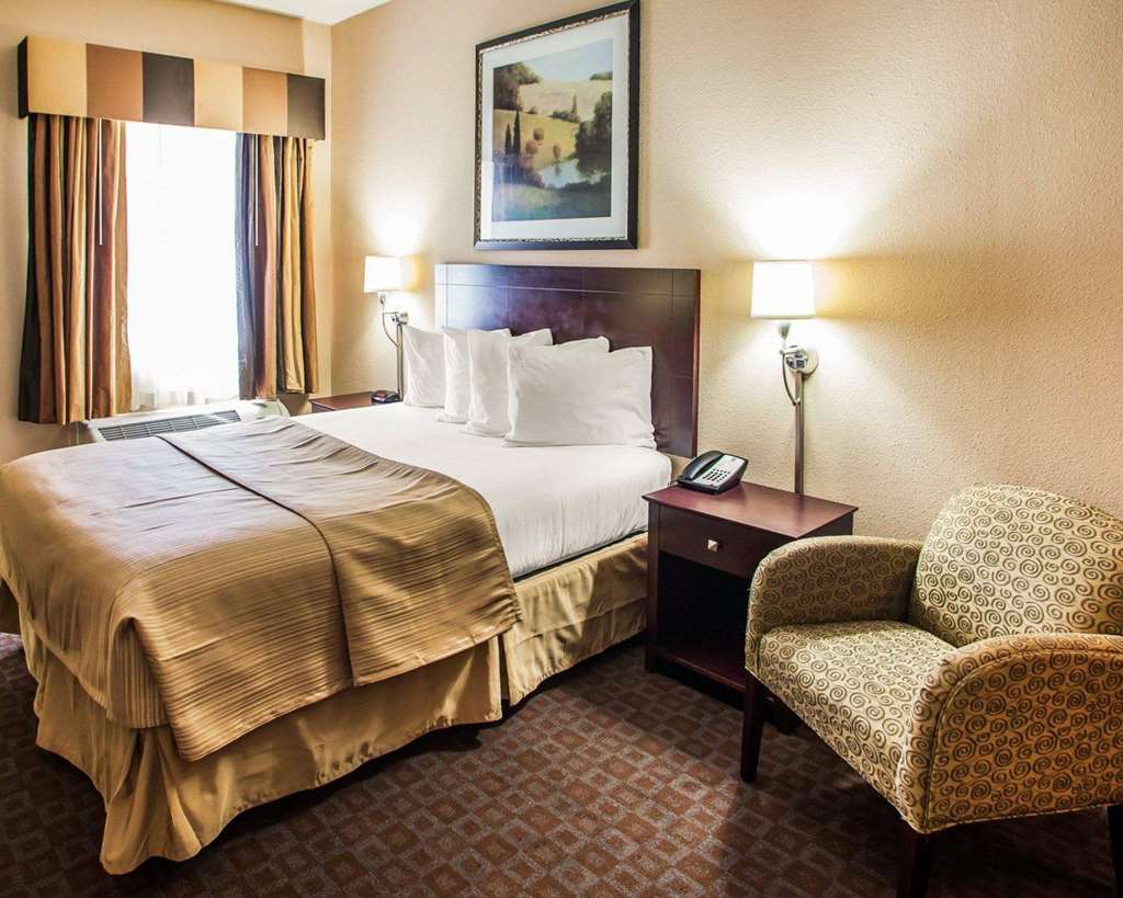 Quality Inn & Suites Peoria North - photo 14