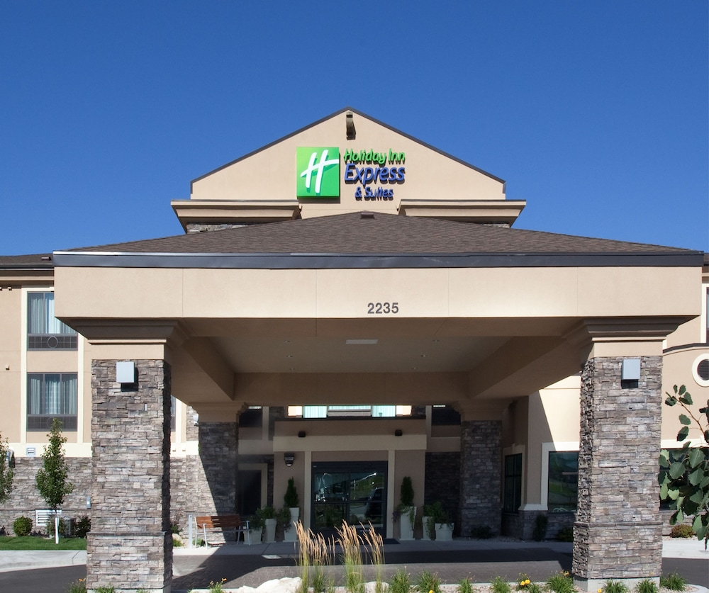 Holiday Inn Express & Suites Logan - photo 2