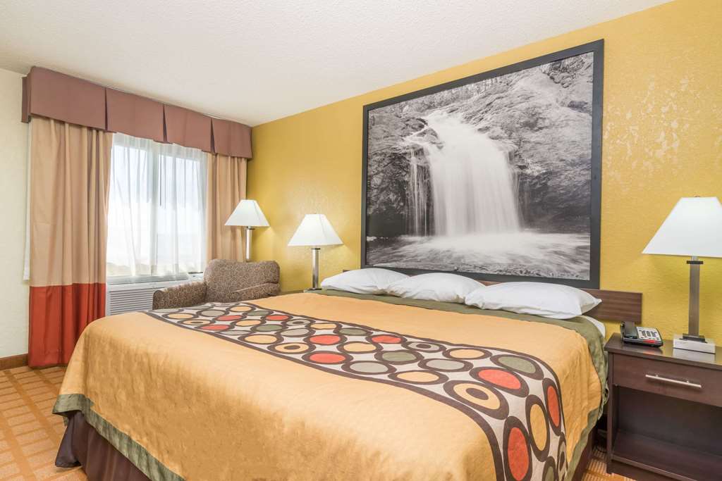 Super 8 by Wyndham Rice Lake - photo 7