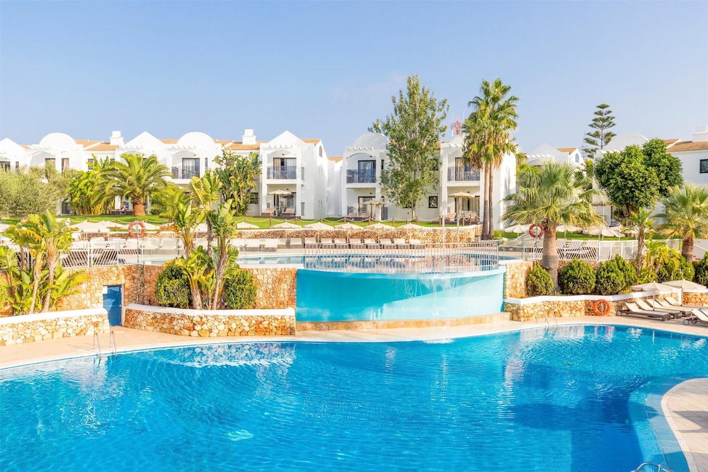 MarSenses Paradise Club Hotel - carbon neutral hotel in Mao