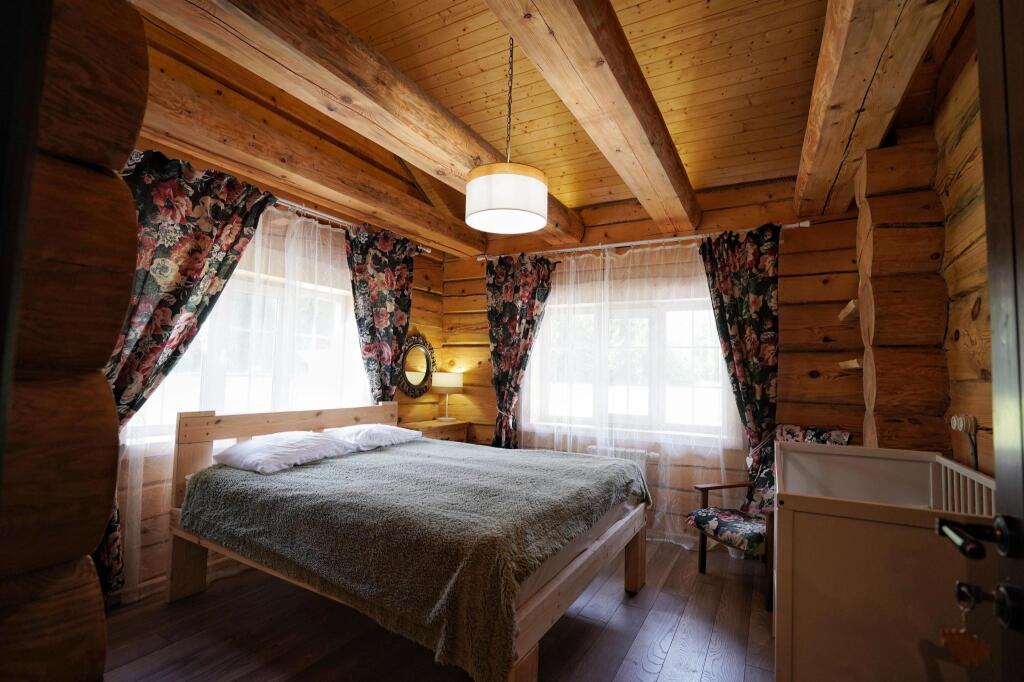 Nikolin Hutor - carbon neutral hotel in Unknown City