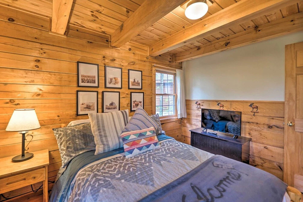 Cozy Retreat with Porch and Double JJ Resort Access - photo 5