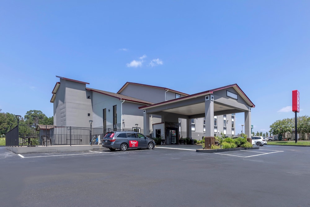 Americas Best Value Inn And Suites Clinton Jackson - photo 35
