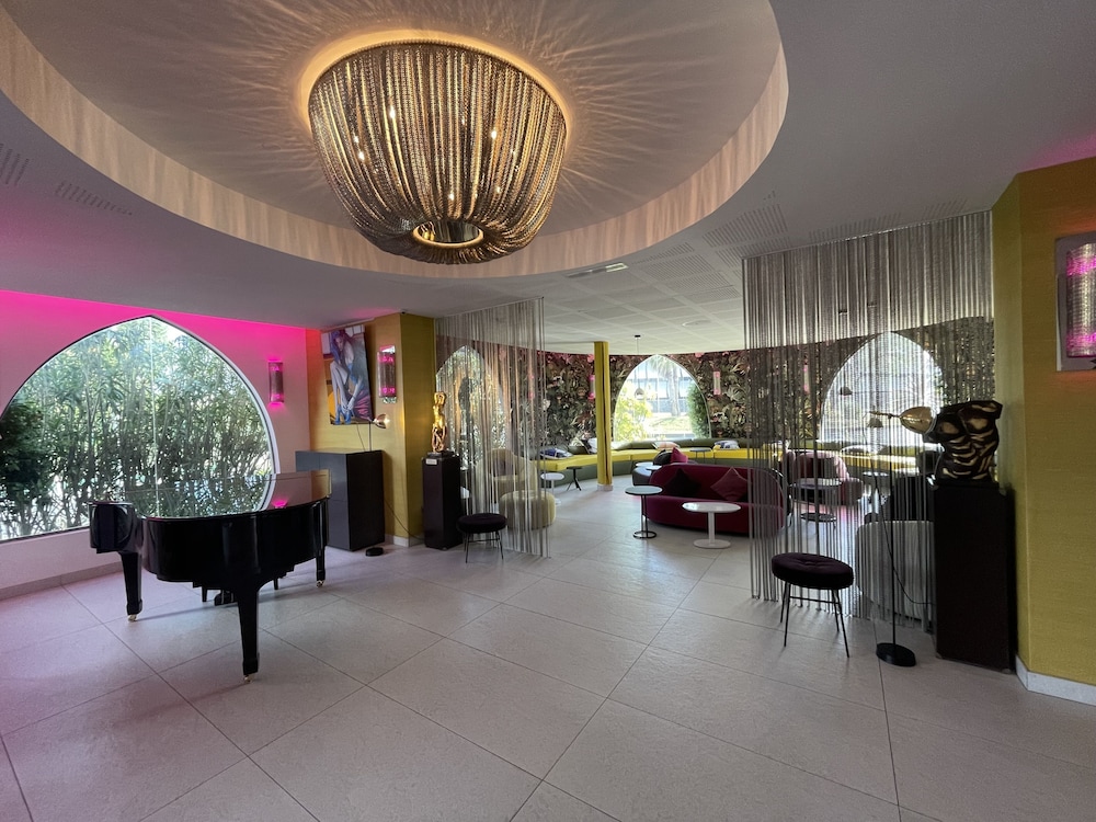 Ozinn Hotel — Agde