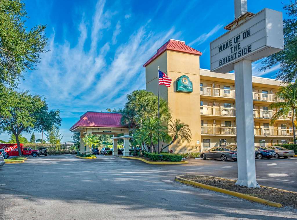 La Quinta Inn by Wyndham West Palm Beach Florida Turnpike - photo 6