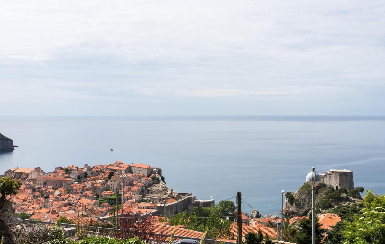 Charming View Old Town Ap with Free Parking
