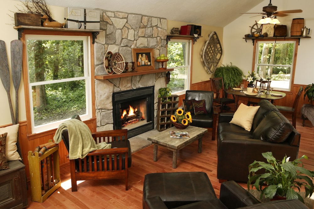 Lake Lucerne Resort & Ranch in Eureka Springs, United States