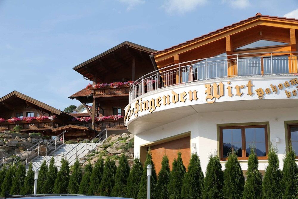 Musik und Wellnesshotel Mariandl Singender Wirt — hotel in Haibach