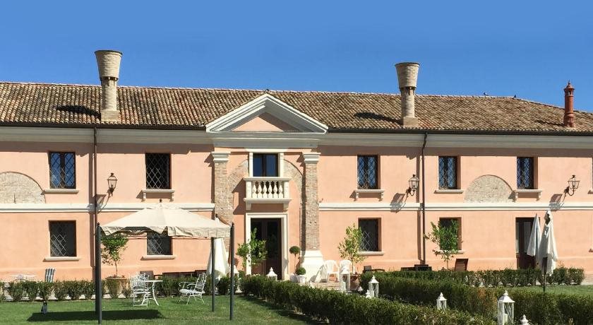 Agriturismo Villa Anconetta — 4-Star Luxury Hotel in Loreo, Italy