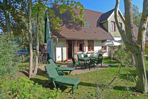 Ferienhaussiedlung Strandperlen Sanddornhof 2a — carbon neutral stay, Wustrow