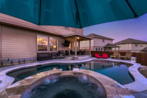 Lxry 4 BR Heated Pool Spa near attrns — 4-Star Luxury Hotel in San Antonio, United States