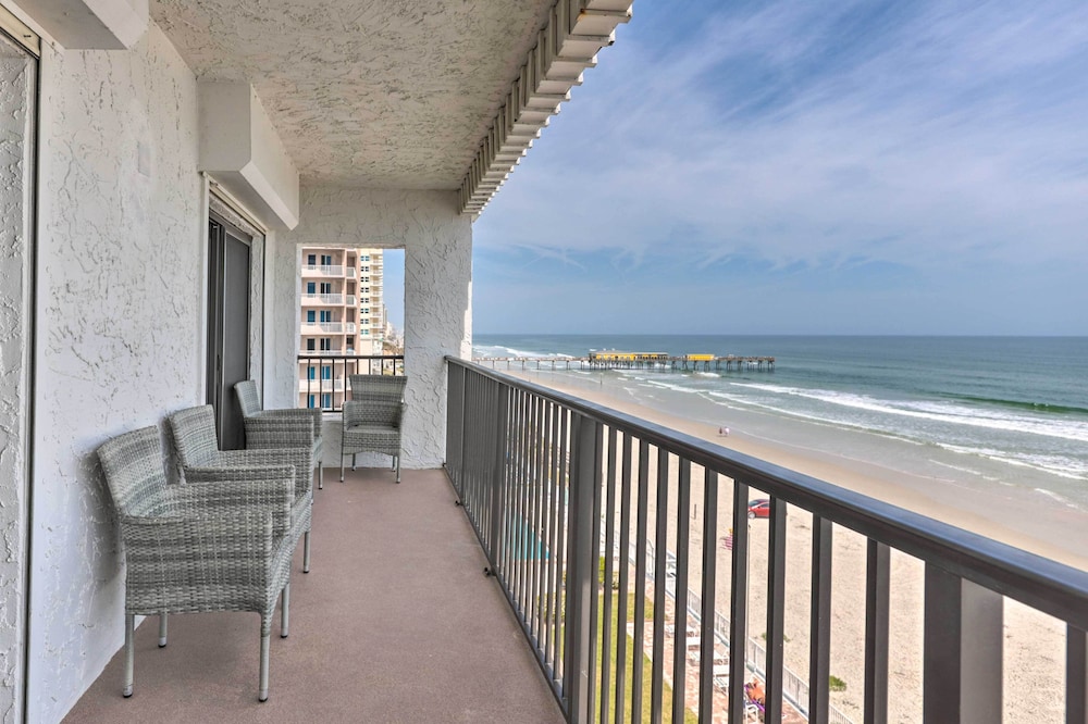 Oceanfront Retreat w Beach & Resort Access - photo 17