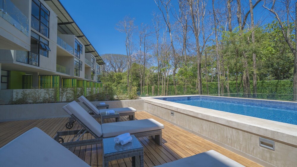 BEE Suites Santa Ana San José in San Jose, Costa Rica