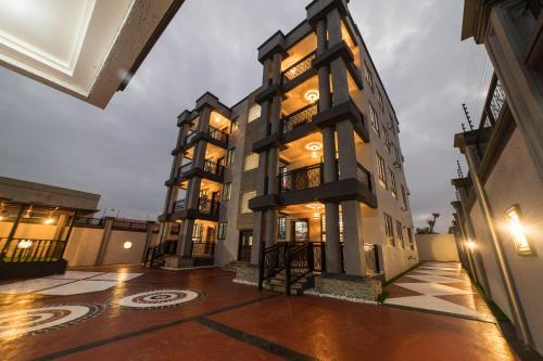 Mankatiwa Court Apartments — 4-Star Luxury Hotel in Accra, Ghana