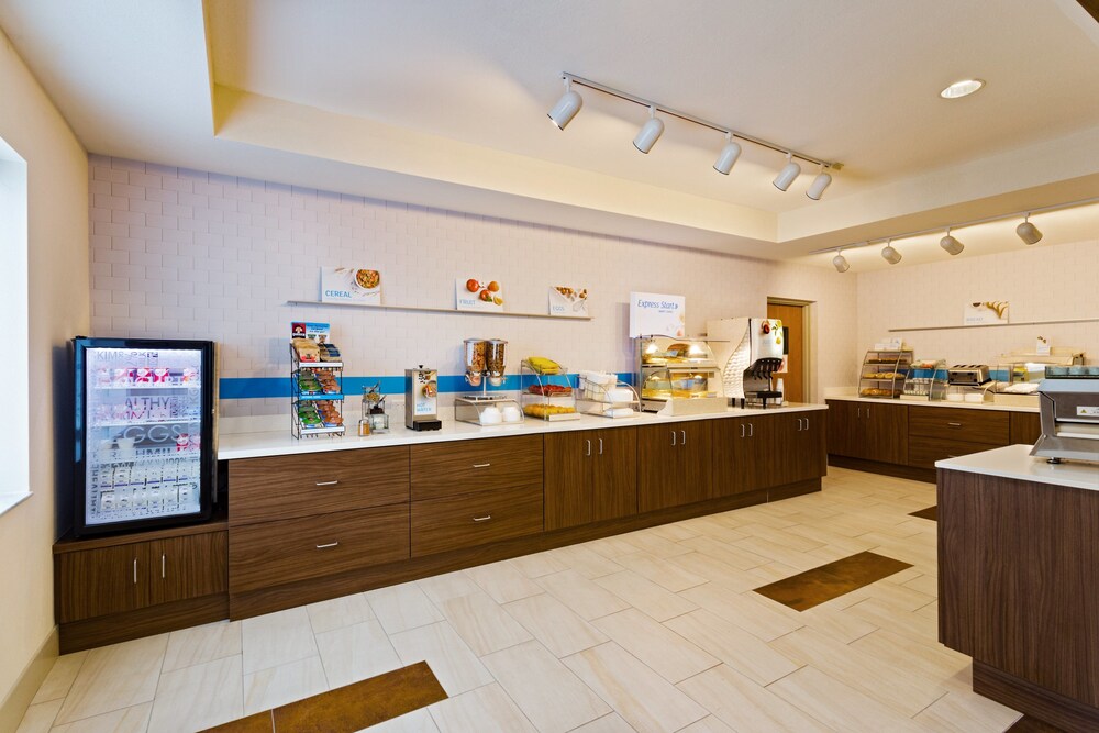 Holiday Inn Express Hotel & Suites Tavares Leesburg by IHG - photo 23
