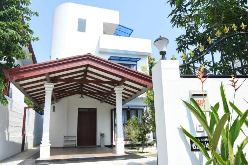 Sanmi Home Rentals Battaramulla 19022586 — Battaramulla South