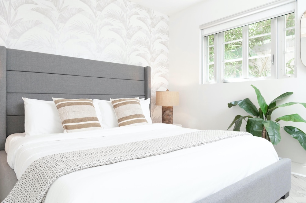 Luxuri Suites - photo 19