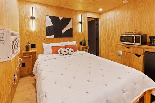 Unique New Hot Tub Studio Mins To Dt Phx Airport — Phoenix