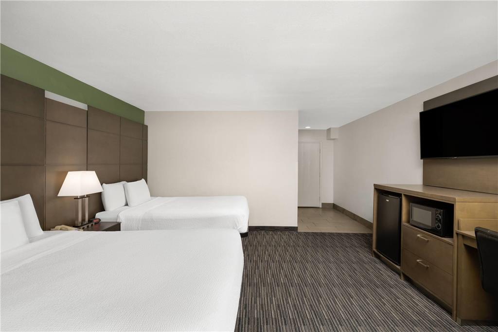 Travelodge Inn & Suites by Wyndham Anaheim on Disneyland Dr - photo 27