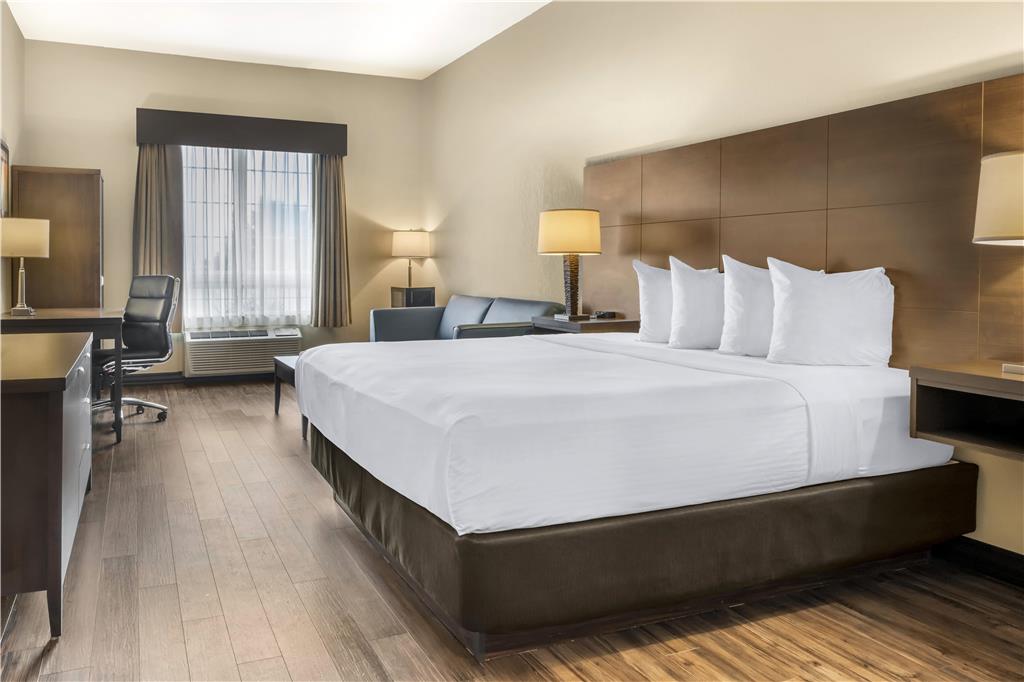 Best Western Plus Saint John Hotel & Suites — 4-Star Luxury Hotel in Saint John, Canada