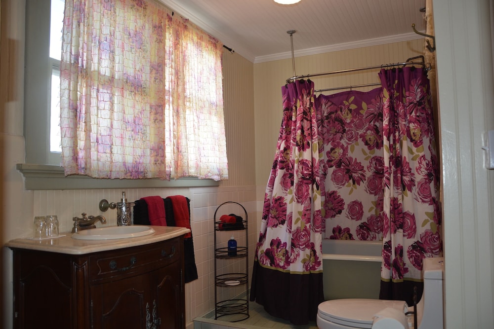 Manoa Valley Inn - photo 24