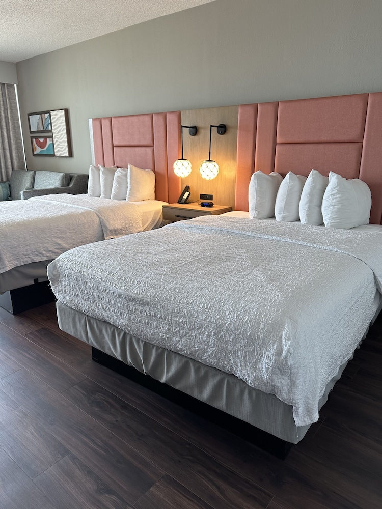 Hampton Inn Virginia Beach Oceanfront South - photo 16