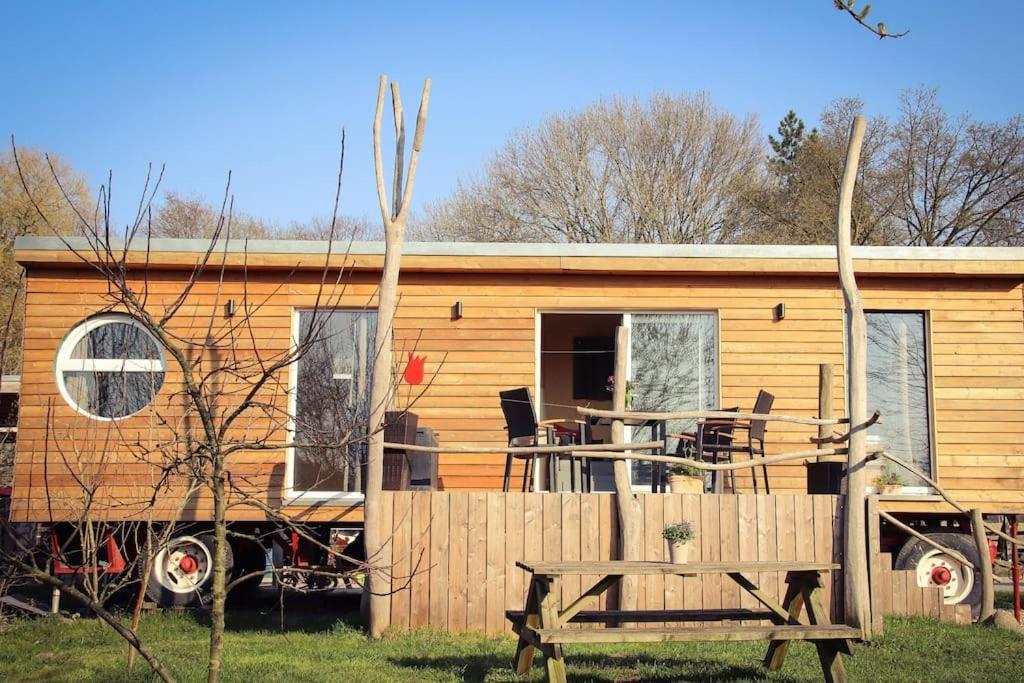Tinyhouse Zirkuswagen Kotten Kunterbunt — hotel in Nottuln