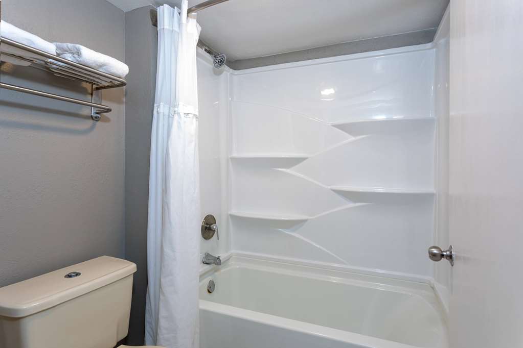 Baymont by Wyndham Marianna - photo 26