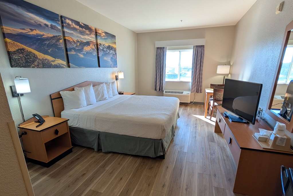 Days Inn & Suites by Wyndham Castle Rock - photo 39