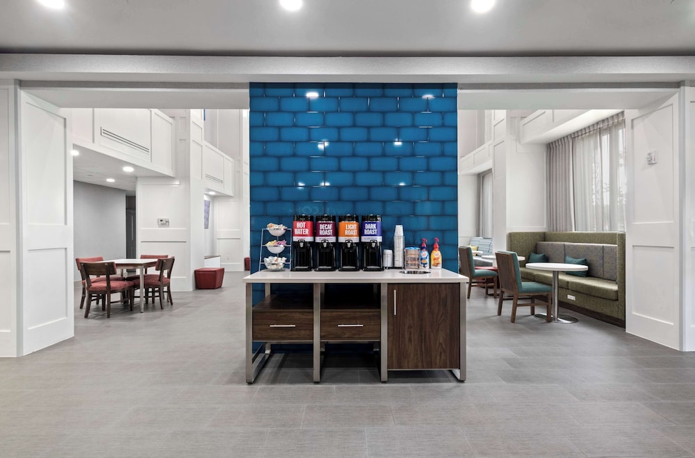 Hampton Inn & Suites Mount Pleasant - photo 29