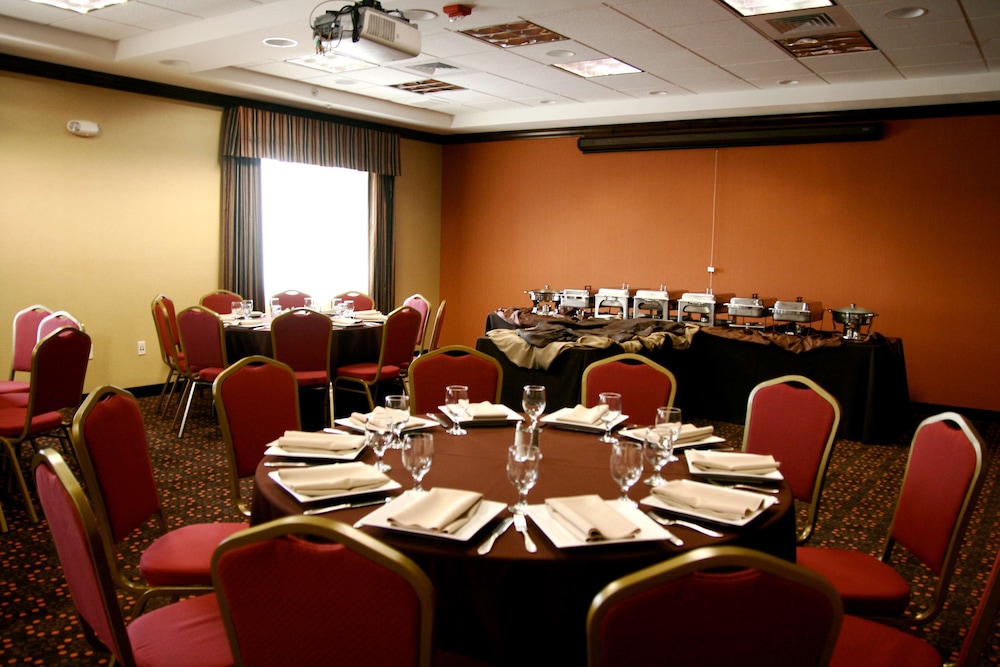 Hampton Inn & Suites Folsom - photo 76