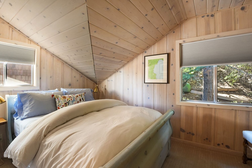 Mesmerizing Meeks Bay Outdoor Waterfront Deck - photo 11
