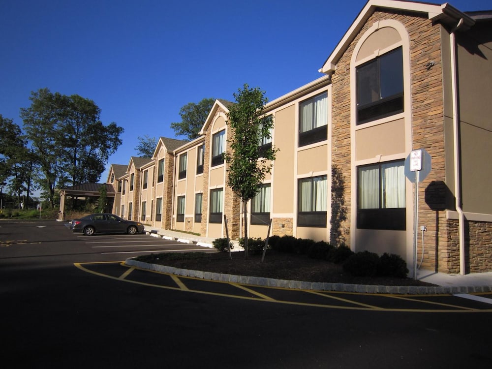 Red Carpet Inn And Suites Monmouth Jtc - photo 47