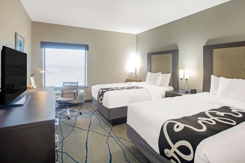 La Quinta Inn & Suites by Wyndham Ponca City - photo 21