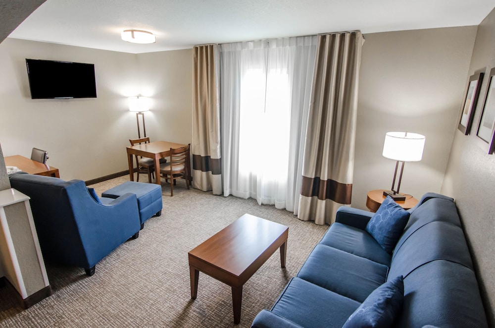 Comfort Inn & Suites Pittsburg KS - photo 37