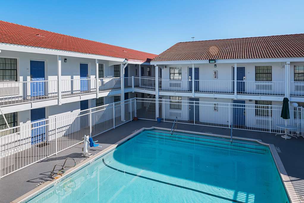 Motel 6 Grand Prairie TX Interstate 30 - photo 9