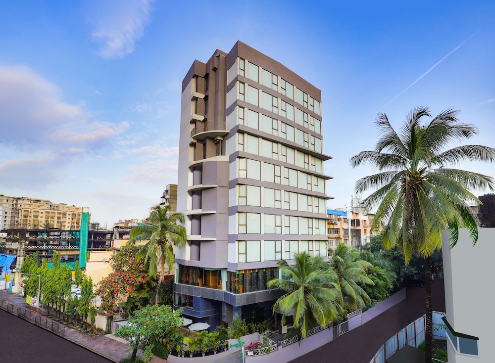 Lemon Tree Hotel Kalina BKC Mumbai — hotel near Chhatrapati Shivaji Maharaj International Airport