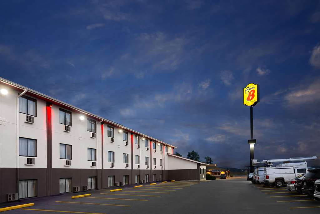 Super 8 by Wyndham St. Clairsville OH Wheeling WV Area - photo 5