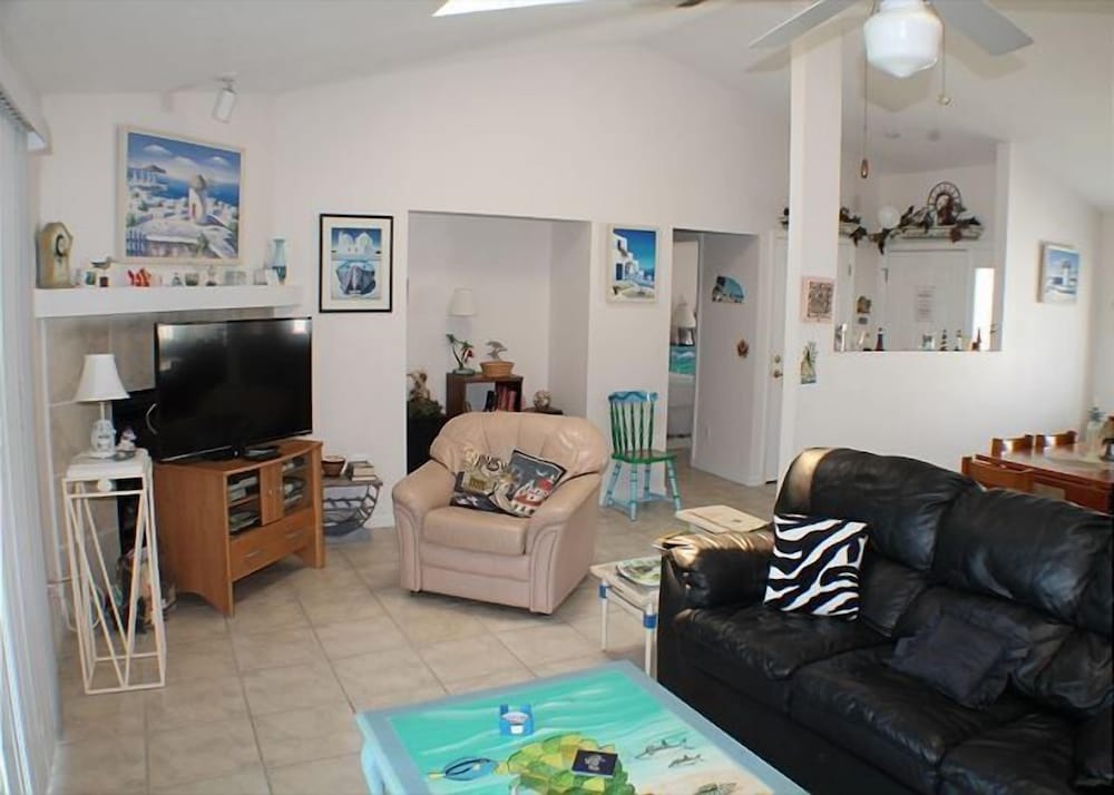Pet Friendly Oceanfront 3 Bed 2 Bath Ocean Paradise - photo 18