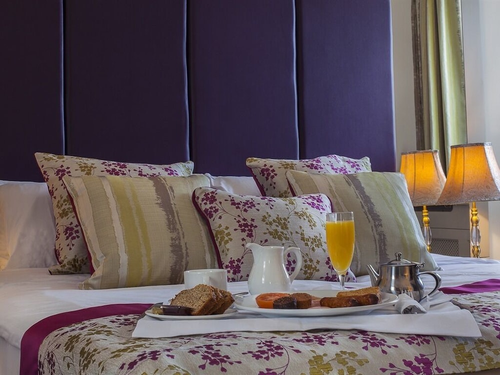 Breffni Arms Hotel