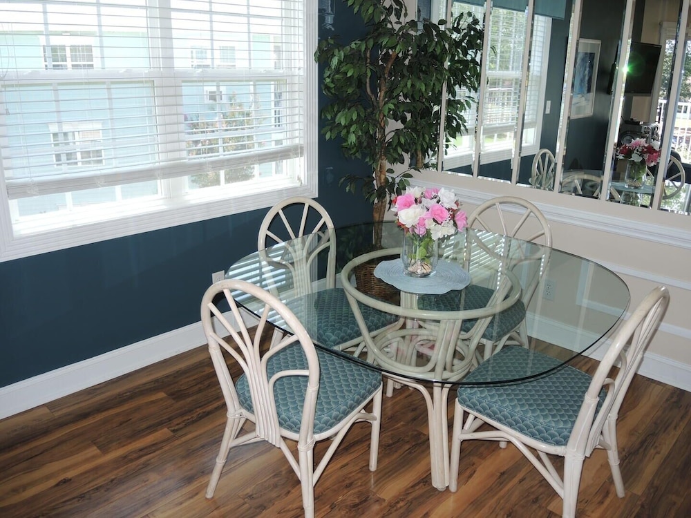 Golf Resort Villa 509 within Walking Distance to Food and the Pool by RedAwning - photo 23