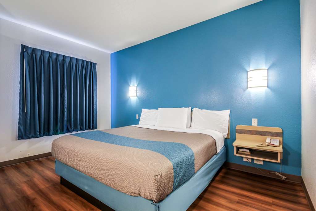 Motel 6 New Braunfels - photo 17